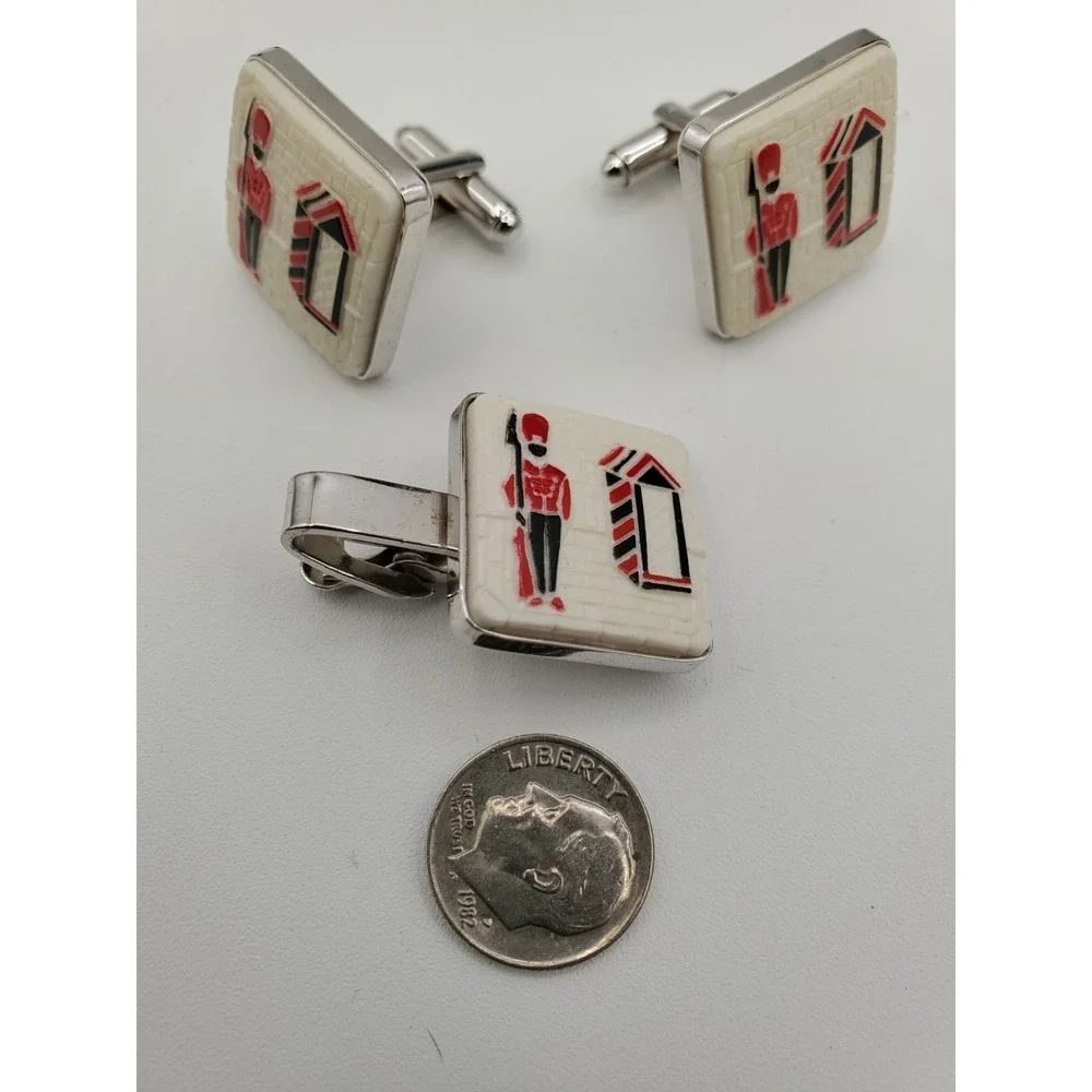 Vtg British Royal Guard Buckingham Palace Men Cufflinks Tie Clip